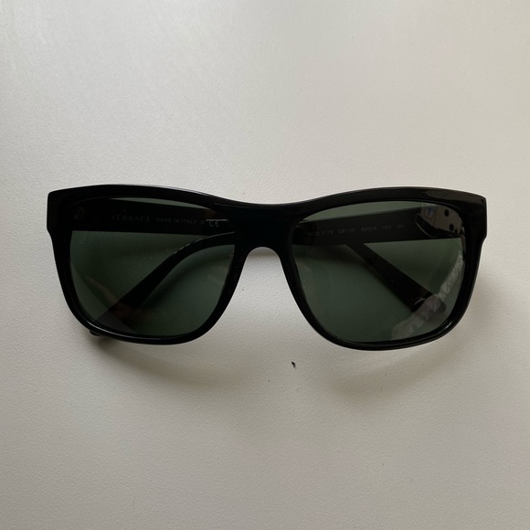 Versace sunglasses - Picture 5 of 7